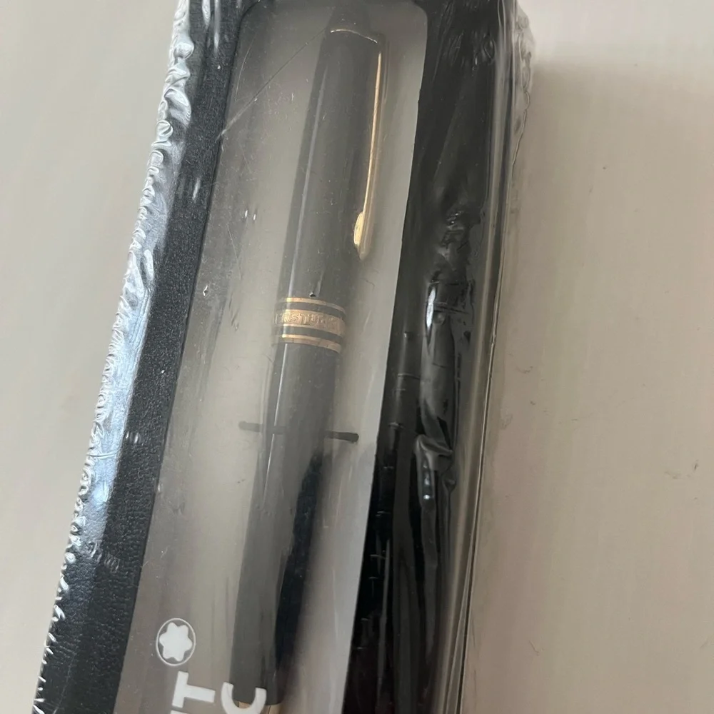 Montblanc Pen - Picture 3 of 11